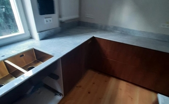 Montage der Marmor Arbeitsplatten Bianco Carrara in Berlin