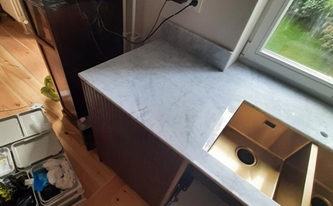 Marmor Arbeitsplatten Bianco Carrara in Berlin montiert