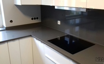 Silestone Arbeitsplatten und Rückwand Cemento Spa