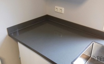 Cemento Spa Silestone mit polierter Oberfläche und 3,0 cm Stärke