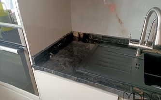 Granit Arbeitsplatten und Wischleisten Black Cosmic