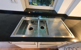 Granit Fensterbank Nero Assoluto India in Bonner Küche montiert