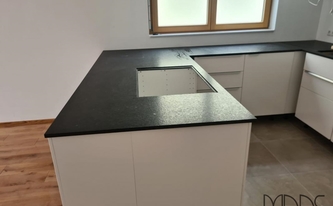 Granit Arbeitsplatten New Aracruz Black in Bonn montiert
