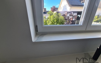 Porcelanosa Arbeitsplatten und Fensterbank Aria White