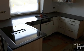 Polierte Oberflächen der Silestone Calypso Arbeitsplatten