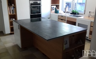 Mittelinsel mit Dekton Trilium Arbeitsplatte