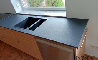 Marazzi Arbeitsplatte Granit Black Auf der Küchenzeile montiert