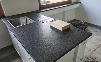 Kücheninsel mit Granit Arbeitsplatte Steel Grey