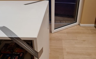 Verklebung auf Gehrung der Dekton Arbeitsplatte und Wange Zenith