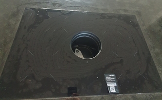 Ceranfeld in der Granit Arbeitsplatte Alexander Black