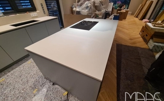 Küche in Darmstadt mit Dekton Arbeitsplatten Moone