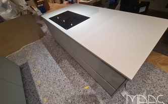 Kücheninsel mit Dekton Arbeitsplatte Moone
