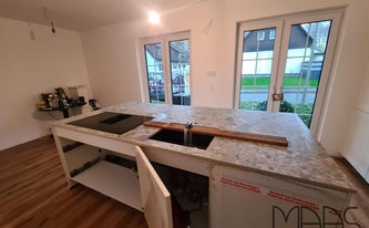 Kücheinsel mit Dekton Arbeitsplatte GK07 Ceppo
