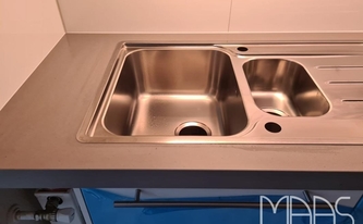 Caesarstone Arbeitsplatte 4003 Sleek Concrete mit Spüle