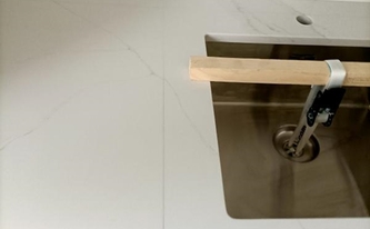 Compac Arbeitsplatte Unique Calacatta mit Ausschnitt