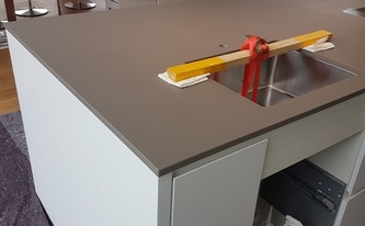 Moderne Küche mit Dekton Arbeitsplatten Galem