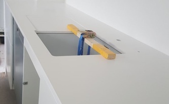 Unterbaubecken in der Silestone Arbeitsplatte Blanco Zeus Extreme