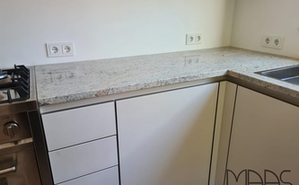 Granit Arbeitsplatten Cielo White in 3 cm Stärke
