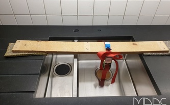 Granit Arbeitsplatte Nero Assoluto Zimbabwe mit Unterbauausschnitt