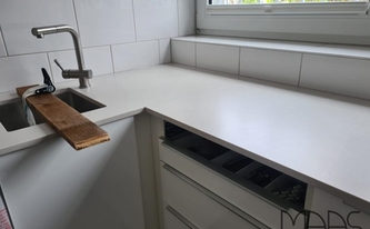 Silestone Arbeitsplatte Desert Silver mit Spüle