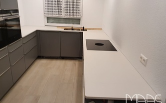 Montage in Ettlingen der Dekton Arbeitsplatten Nayla