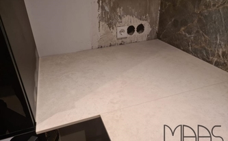Ausklinkungen in der Infinity Arbeitsplatte Chianca di Ostuni