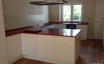 Montage der Caesarstone Arbeitsplatten 7450 Ruby Reflections