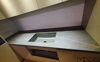 Montage der Dekton Arbeitsplatte Laurent in Frankfurt am Main
