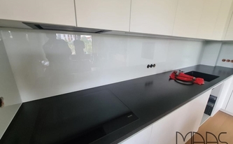 Montage der Granit Arbeitsplatten Devil Black in Frankfurt am Main