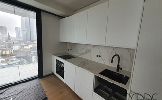 Küchenzeile in Frankfurt am Main mit Dekton Arbeitsplatte Entzo