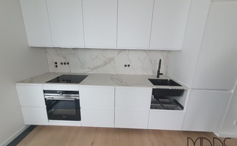 IKEA Küche mit Dekton Arbeitsplatte und Rückwand Entzo