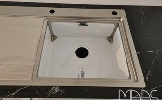 Spüle in der Marazzi Arbeitsplatte Elegant Black