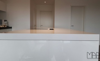 Montage der Silestone Blanco Zeus Extreme Arbeitsplatten