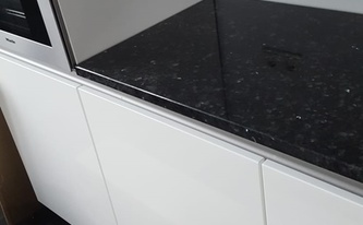 Granit Arbeitsplatte Labrador Scuro Speziale in 3,0 cm Stärke