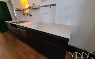 Küchenzeile in Freiburg im Breisgau der Keramik SapienStone Arbeitsplatten Luna Limestone