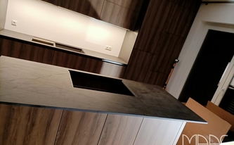 Kücheninsel mit Dekton Arbeitsplatte Laurent