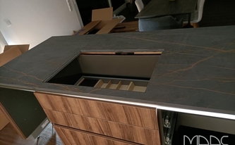 Ausschnitt in der Dekton Arbeitsplatte Laurent