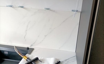 Porcelanosa Arbeitsplatte Aria White in 2 cm