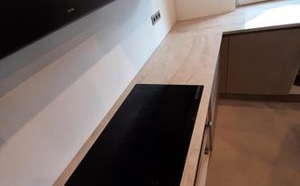 Dekton Arbeitsplatte Arga mit Ceranfeld