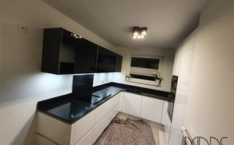 Küche in Gelsenkirchen mit Silestone Arbeitsplatten Negro Stellar