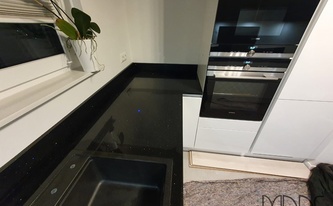 Montage der Silestone Arbeitsplatten Negro Stellar in Gelsenkirchen