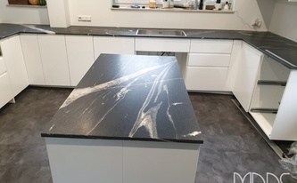 IKEA Küche mit Granit Arbeitsplatten Porto Branco Scuro