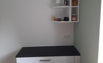 Granit Arbeitsplatte Nero Assoluto Zimbabwe auf den Sideboard montiert