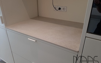Küchenzeile mit Infinity Arbeitsplatte Chianca di Ostuni