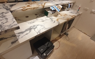 Auf Gehrung verklebte Level Keramik Arbeitsplatten Calacatta Paonazzo