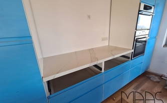 Küchenzeile mit CTX - Basic Keramik Arbeitsplatte Calacatta Grey