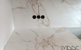 Marmoroptik der Dekton Arbeitsplatten und Rückwände Entzo