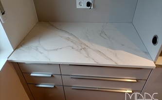 Gefaste Kanten der Dekton Arbeitsplatten Entzo