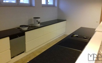 Küche in Kerpen mit : Granit Arbeitsplatten Coffee Brown