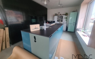 Küche in Kitzingen mit Dekton Arbeitsplatte Sirius
